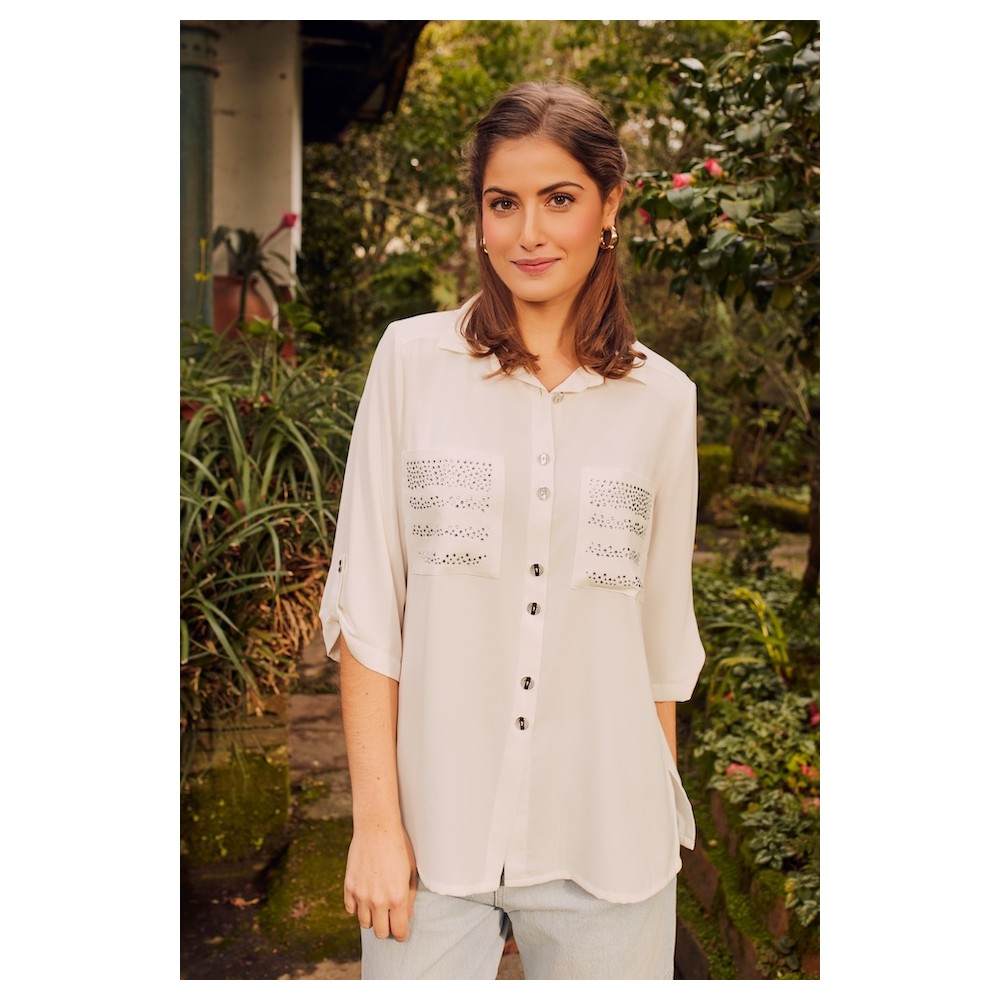 BLUSA CON PIEDRAS
